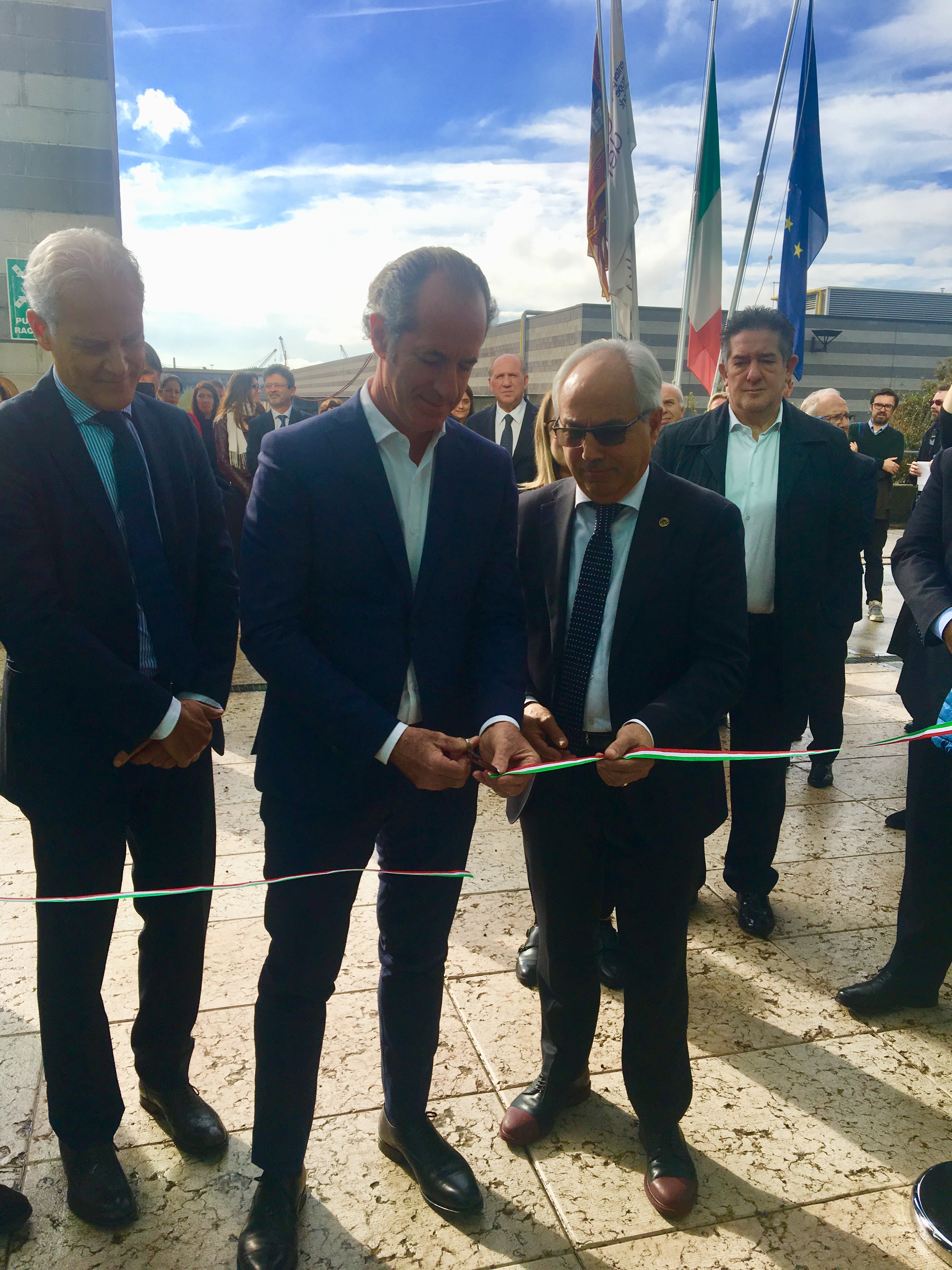 Il Presidente della Regione del Veneto Zaia e Pozza di Unioncamere hanno inaugurato gli uffici del Nuovo Centro Estero Veneto e Unioncamere Veneto