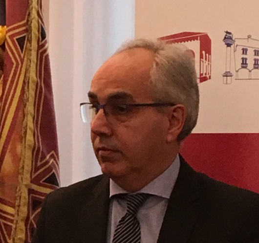 Preferire lo scontro al confronto continua l’ isolamento che la comunità del bellunese non sopporta più.