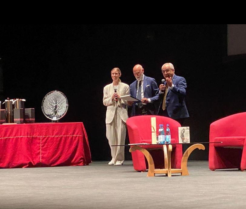 Premio Goffredo Parise,  al Teatro Comunale consegnati  i riconoscimenti a Riccardo Iacona, Brunello Cucinelli e agli studenti vincitori della sezione speciale