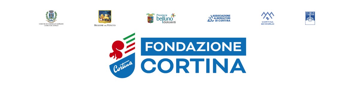 Disposizione loghi istituzionali Comune Regione Provincia ass.albergatori Cortina skiworld e-sci club Cortina e sotto il logo con lo scoiattolo rosso in discesa dietro le linee verdi bianche e rosse sotto in bianco su blu chiaro Cortina a fianco in grande Fondazione in bianco su blu chiaro e sotto cortina blu chiaro