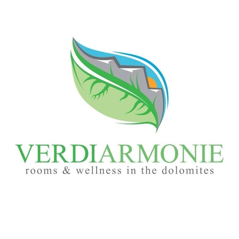 LOGO-verdiarmonie-RAFFIGURA-UNA-FOGLIA-VERDE-A-SINISTR-ALE-RADICI-RAFFIGURANO-VOLTO-A-DESTRA-LE-MONTAGNE-E-E-IL-SOLE-IL-CIELO-1.jpg