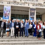 Il_NeoPresidente-con-il-Nuovo-Consiglio Foto-Il-neo Presidente De Bettin-con-il-Nuovo-Consiglio sue scale della Camera di Commercio